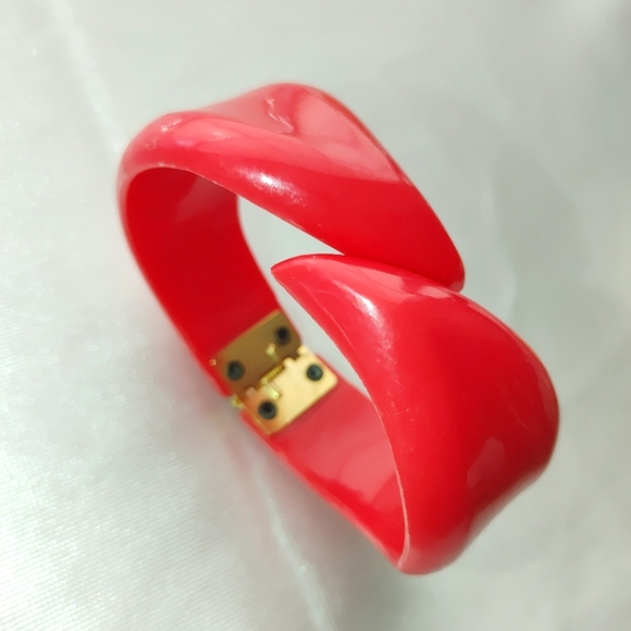 Vintage Jewelry - Vintage red clamp bangle